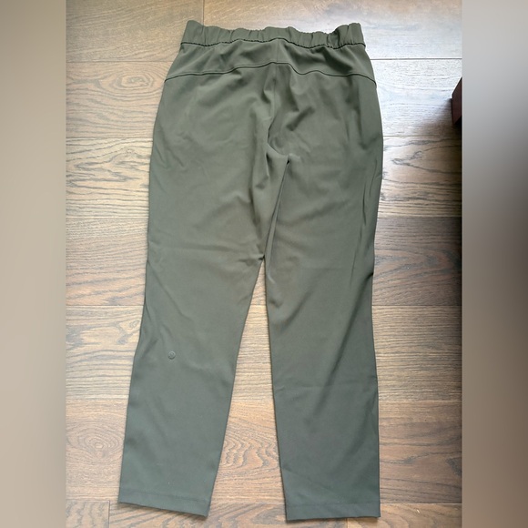 Lululemon On The Fly Pant 28"
Dark Olive - Picture 10 of 12